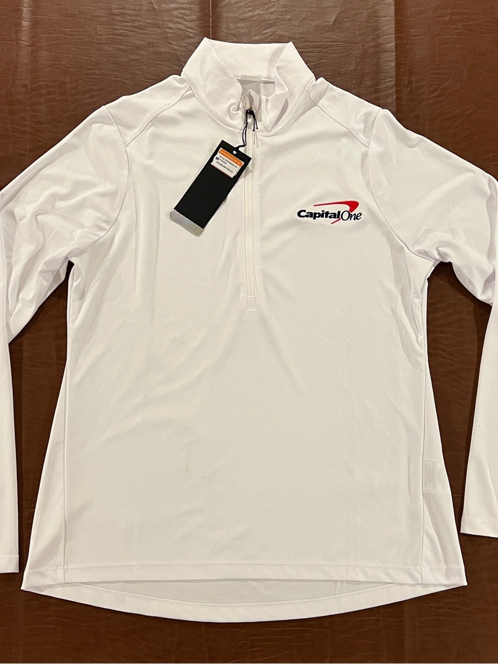 NWT Capital One Banking Women’s 1/4 Zip Long Sleeve Activewear Top - Size Medium